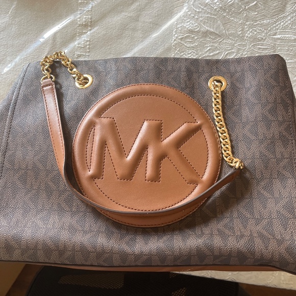 Mk - Picture 2 of 5